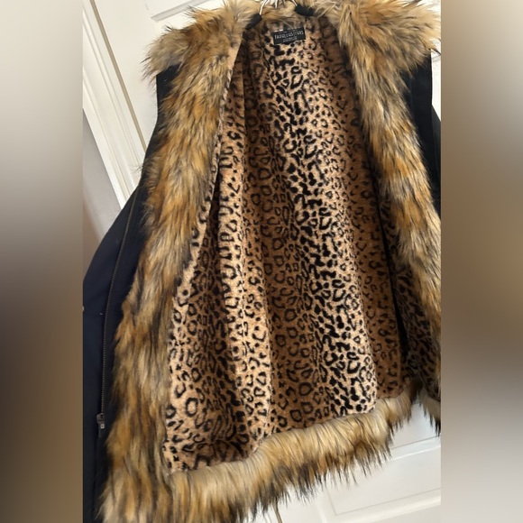 NWOT Fabulous Furs Black Jacket with Brown Faux Fur Trim - Picture 5 of 9